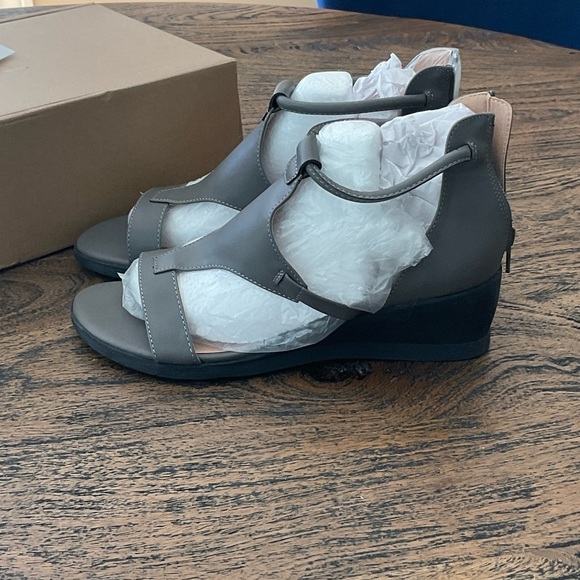 Journee Collection Gray Wedge Sandals
